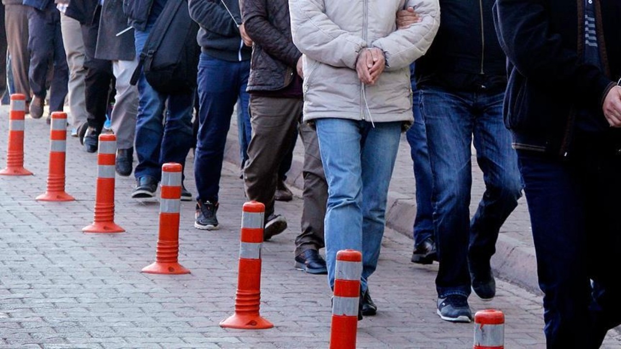 Büyük vurgun: Hesaplarında 1 milyar 398 milyon 234 bin TL akış vardı, yakalandılar