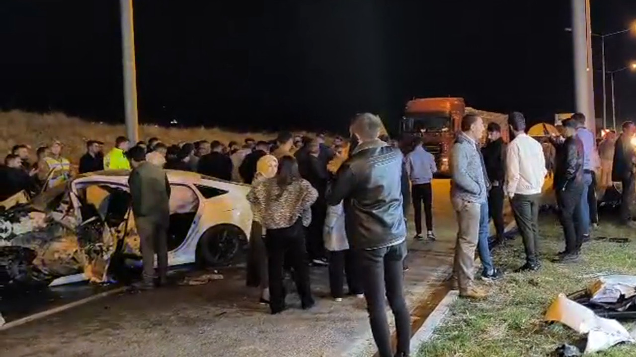 Van-Erciş karayolunda kaza: Ölü ve yaralılar var