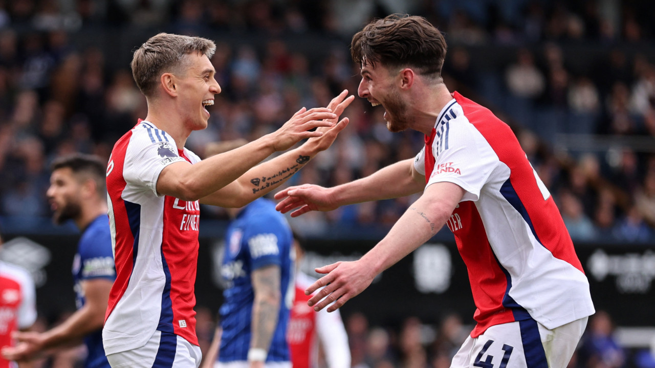 Arsenal, 'kralı' eledikten sonra gövde gösterisi yaptı: Ipswich'i darma duman etti