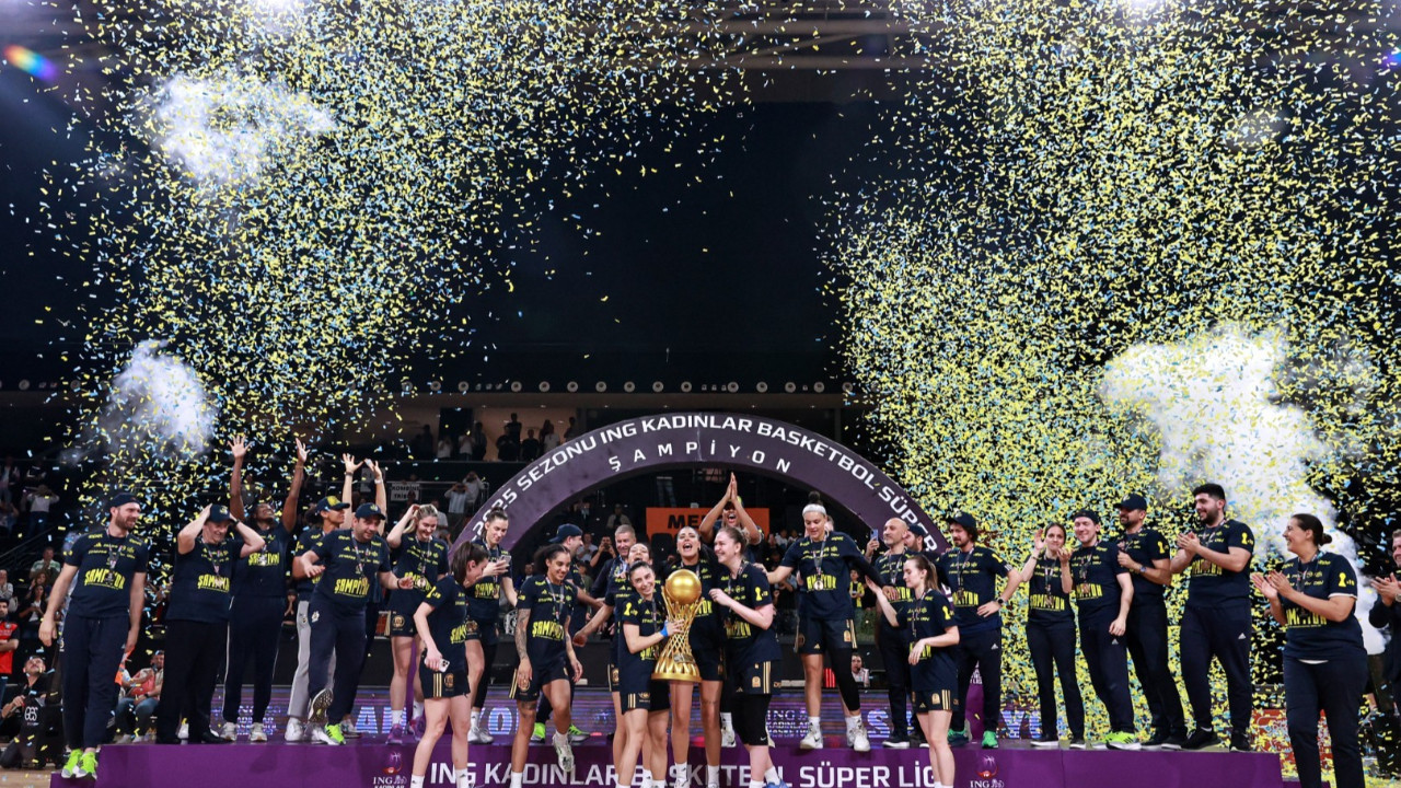 Fenerbahçe, Kadınlar Basketbol Süper Ligi'nde üst üste 7'nci kez şampiyon oldu!