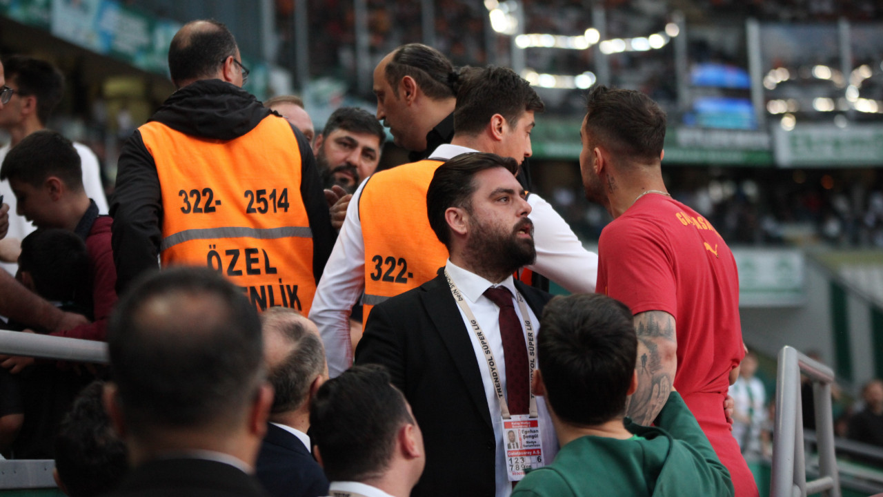 Abdülkerim Bardakcı taraftarla tartıştı, tribüne çıktı