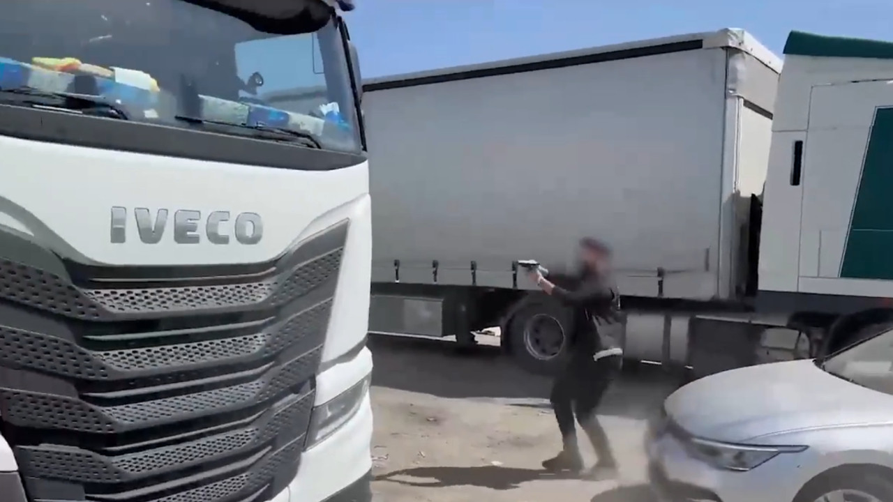 Yüzlerce kilo uyuşturucu ele geçirildi