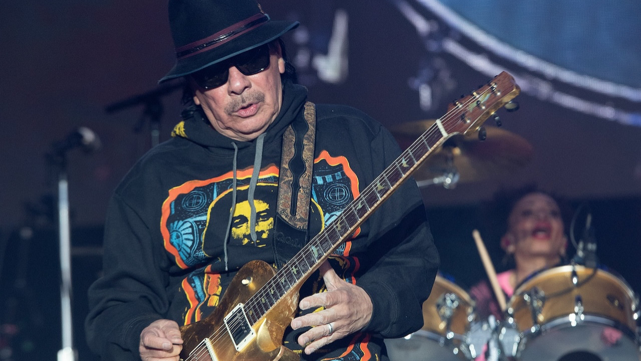 Ünlü müzisyen konser öncesinde fenalaşarak hastaneye kaldırıldı