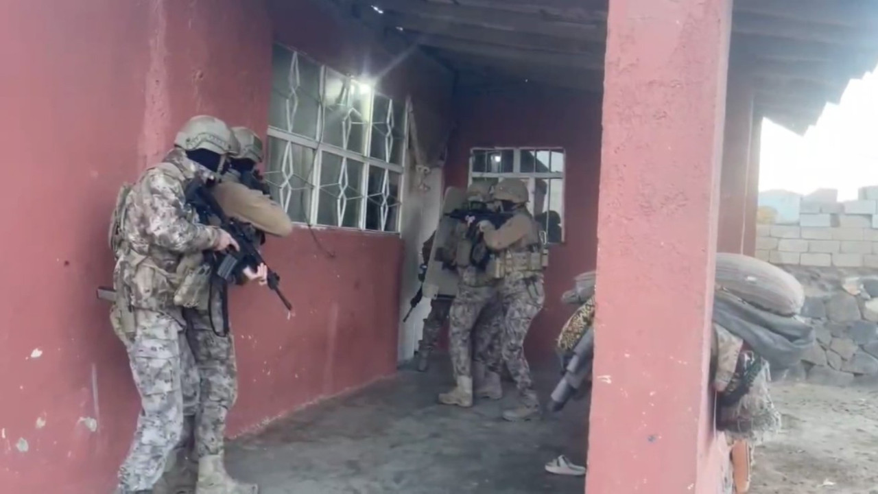 Göçmen kaçakçılarına operasyon: Milyonlarca liralık hareket tespit edildi