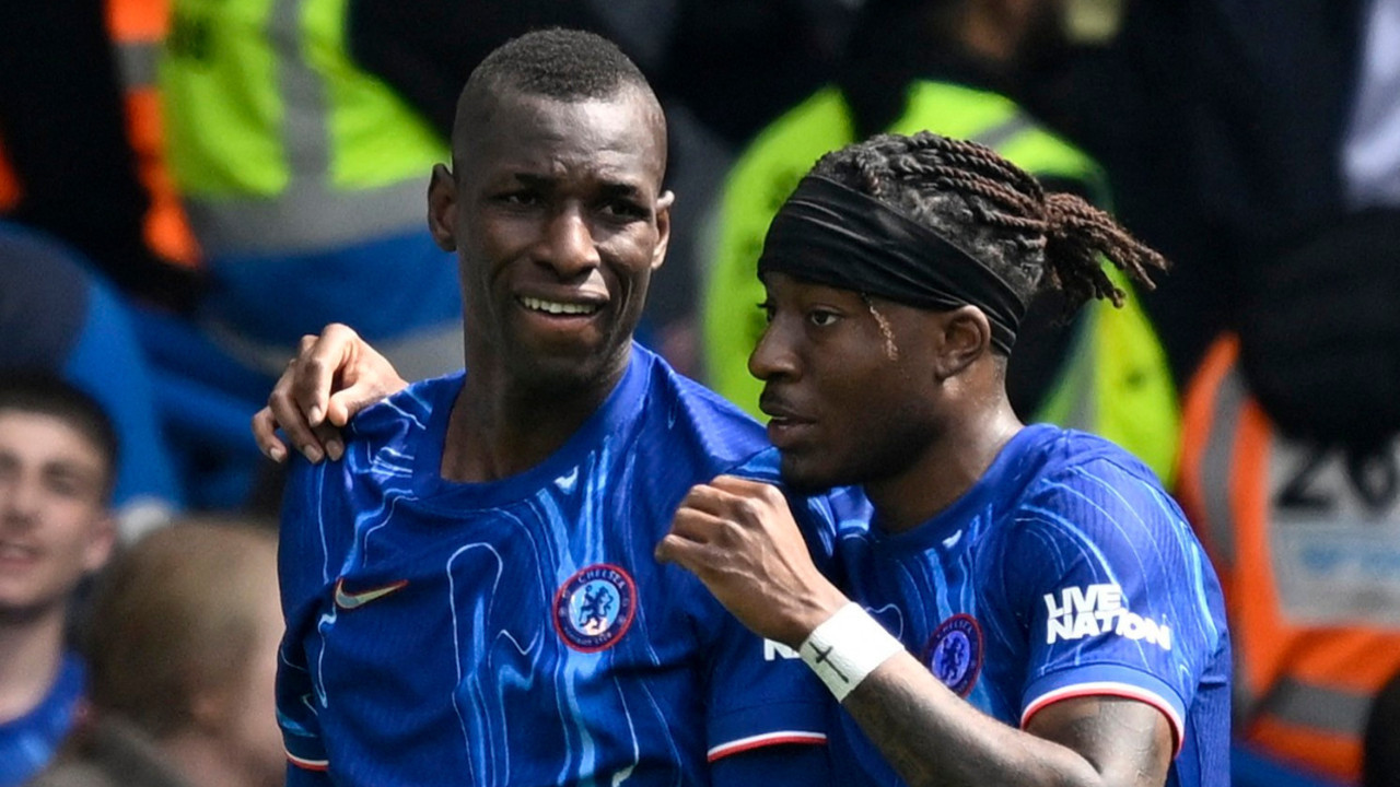 Chelsea dördüncülüğe yükseldi: Everton'ı Jackson yıktı