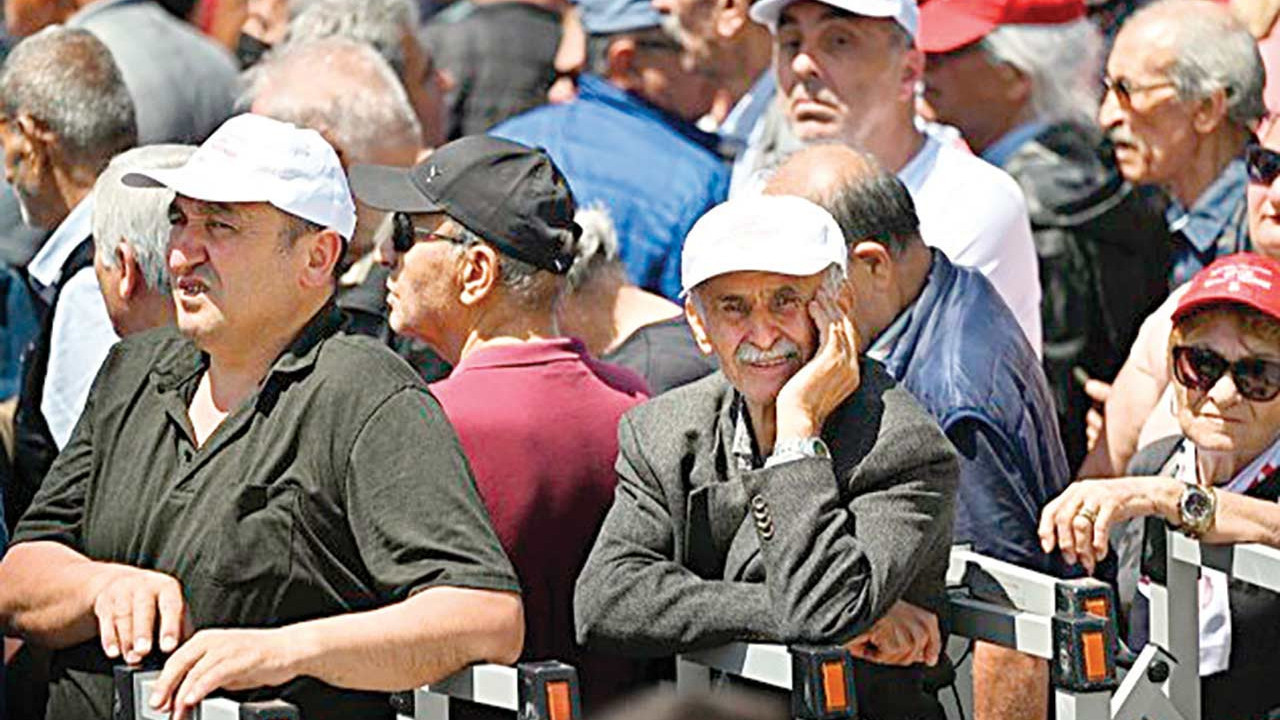 Emekli bayram ikramiyelerinin yatacağı tarih açıklandı