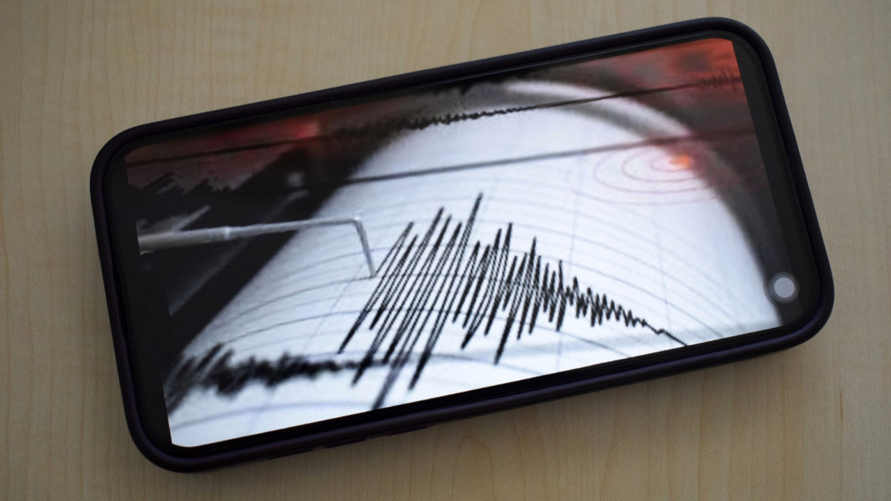 Deprem fırsatçılarına dikkat! Sahte uygulamalarla cebimize giriyorlar