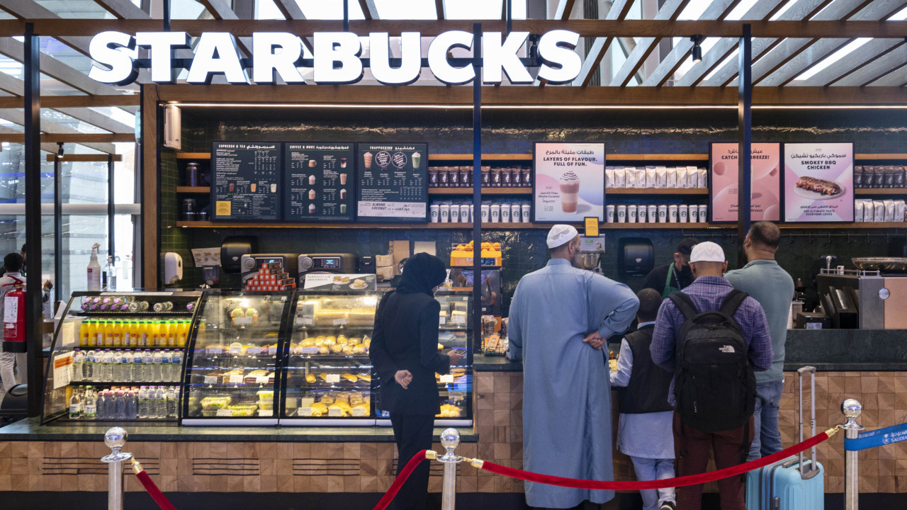 Starbucks'a dava: Köle gibi çalıştırıyorlar