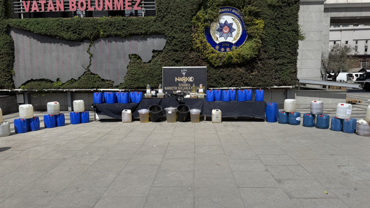 Emniyet'ten 1.3 tonluk uyuşturucu sergisi