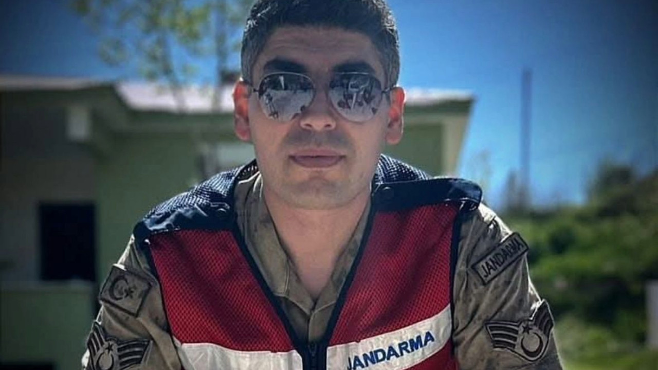 Halı sahada fenalaşan astsubay kurtarılamadı