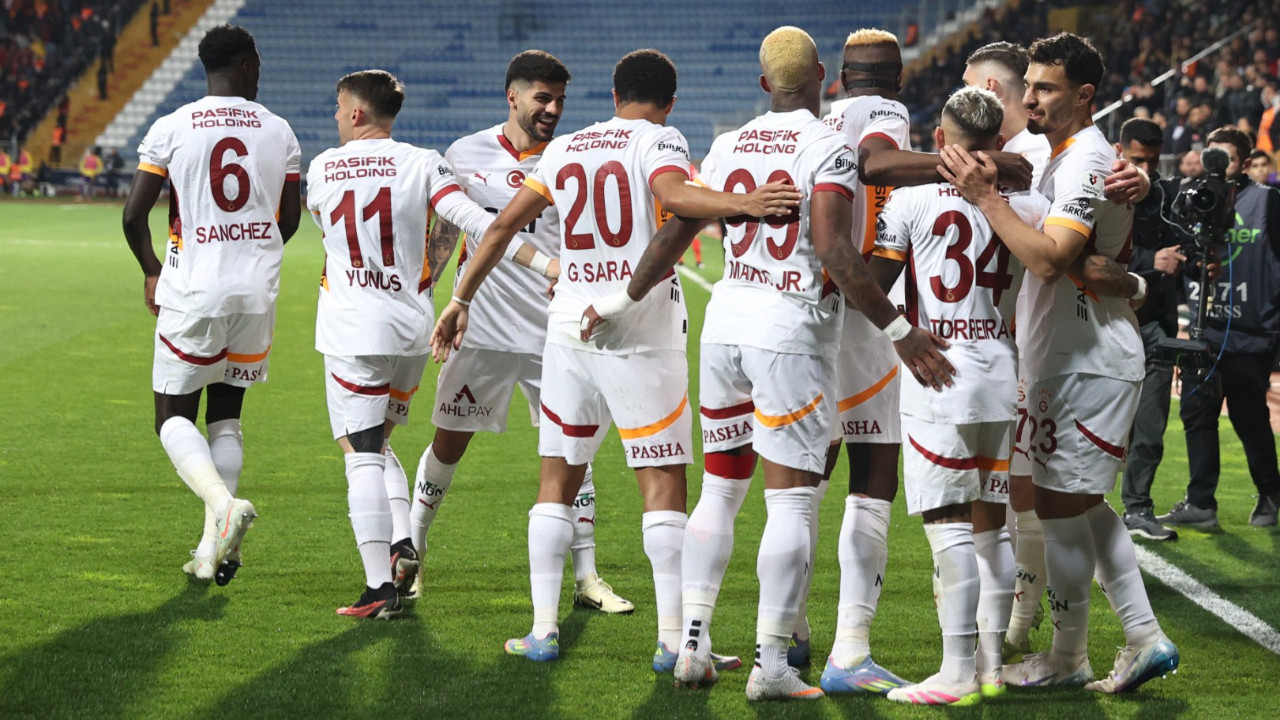 Pep Guardiola'dan Okan Buruk'un kalbine hançer: Menajeriyle görüştüler