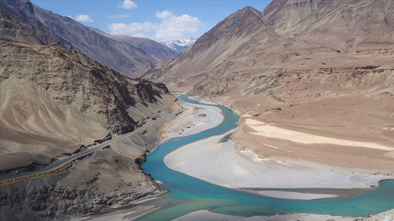 Savaşın eşiğine gelen iki ülke arasında su mücadelesi