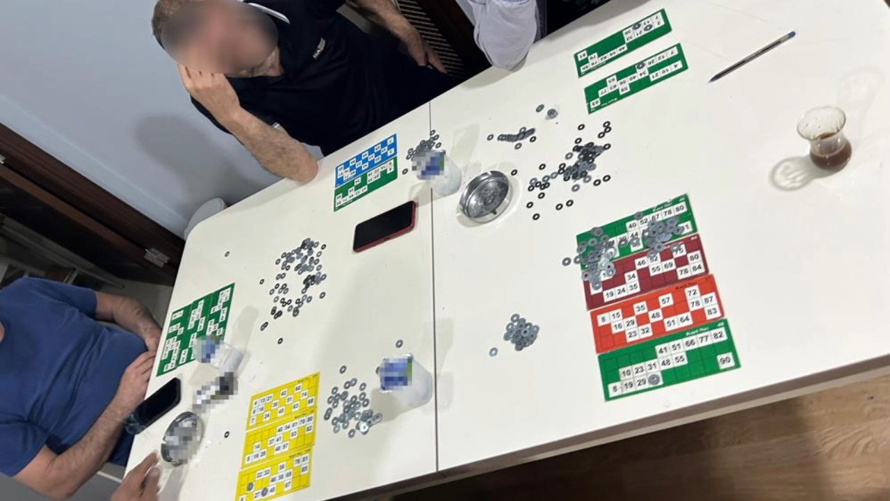 Kumar oynatıp canlı yayınladı, polisi peşine taktı