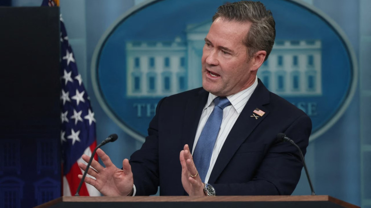 Skandalın başrolüydü: Trump’ın en yakını görevini bırakıyor