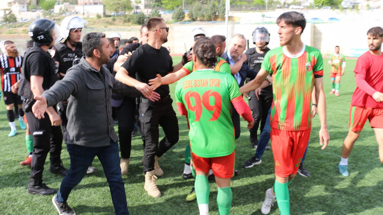 Valilik açıkladı: Kafa atan polise soruşturma!