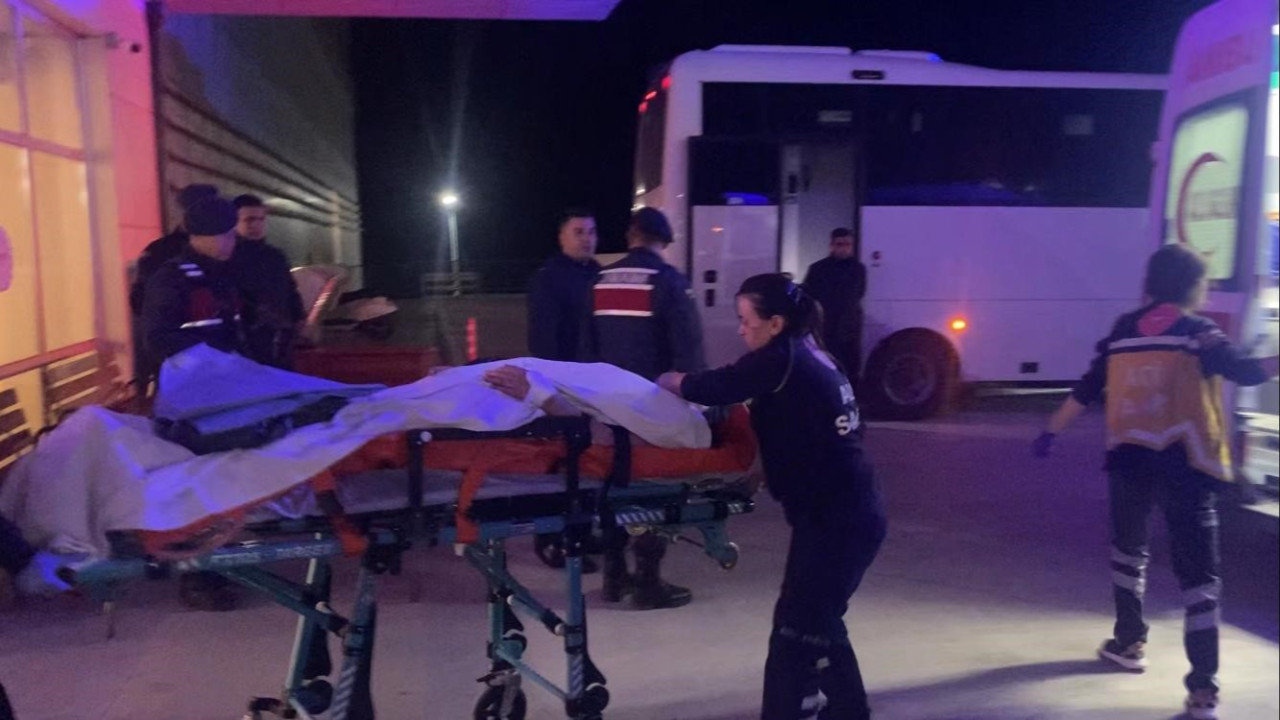 İş arkadaşı kadını boğazından bıçakladı