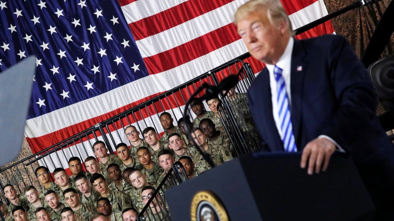 Trump, doğum gününde askeri geçit töreni düzenleyecek