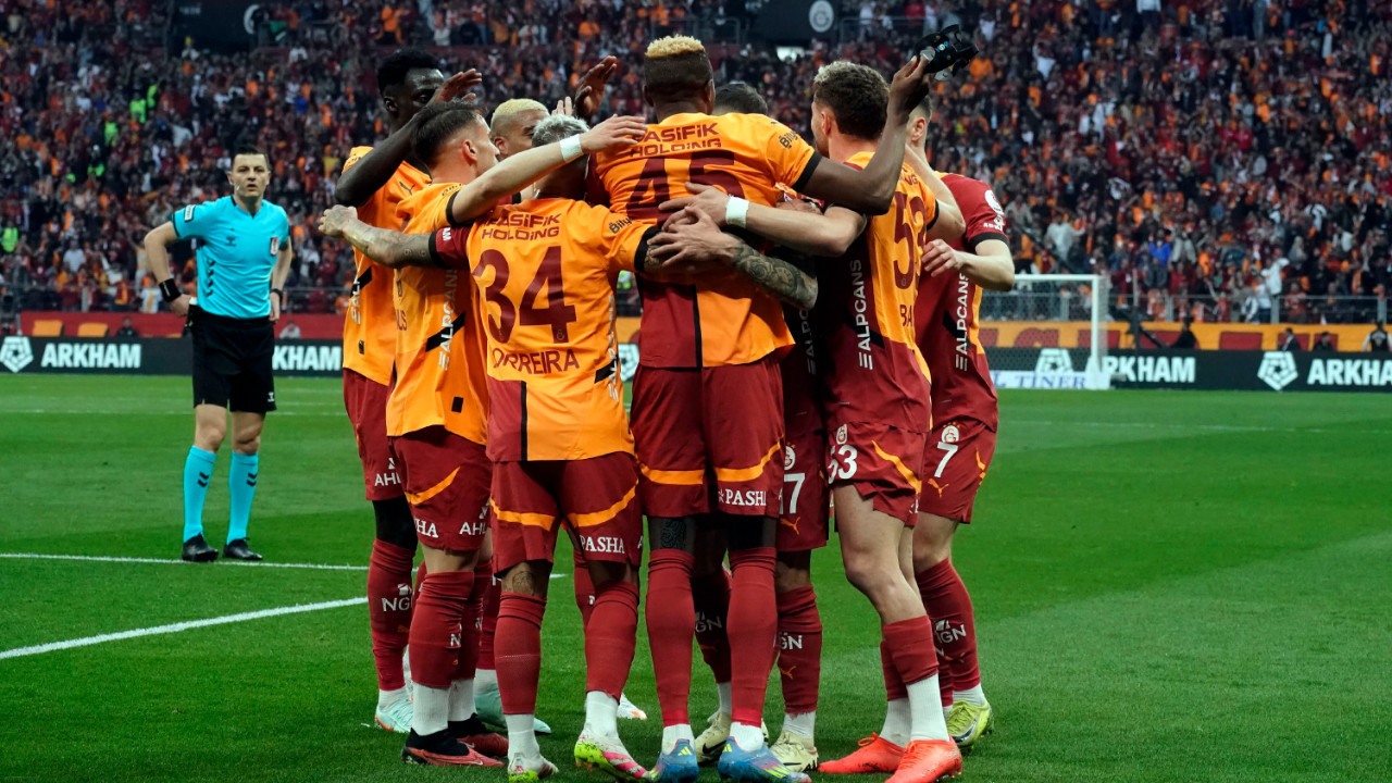 Galatasaray mayısta bir başka: Sivas'ı ilk yarıda nakavt etti!
