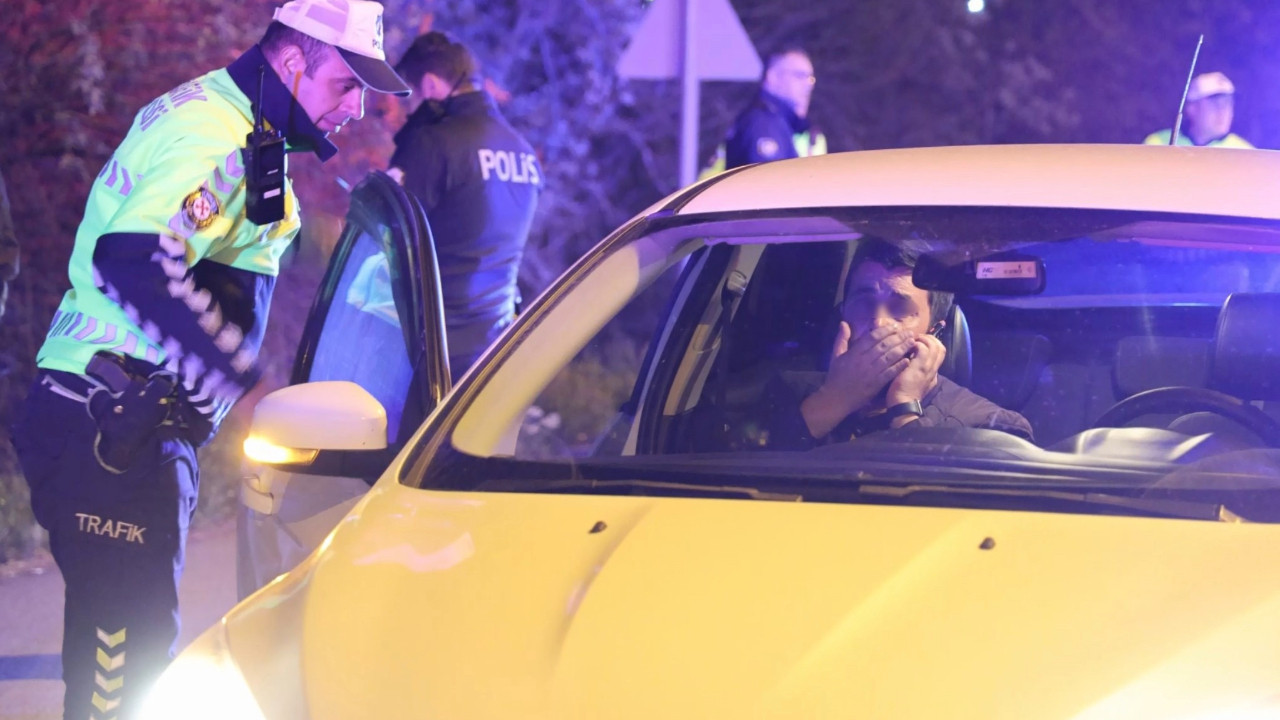 Olaylı gece: Müdürün şoförü alkollü yakalandı, zorluk üstüne zorluk çıkardı