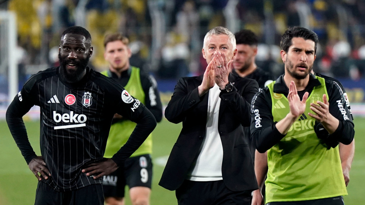 Solskjaer, Mourinho'yu hem solladı hem siftah yaptırmadı