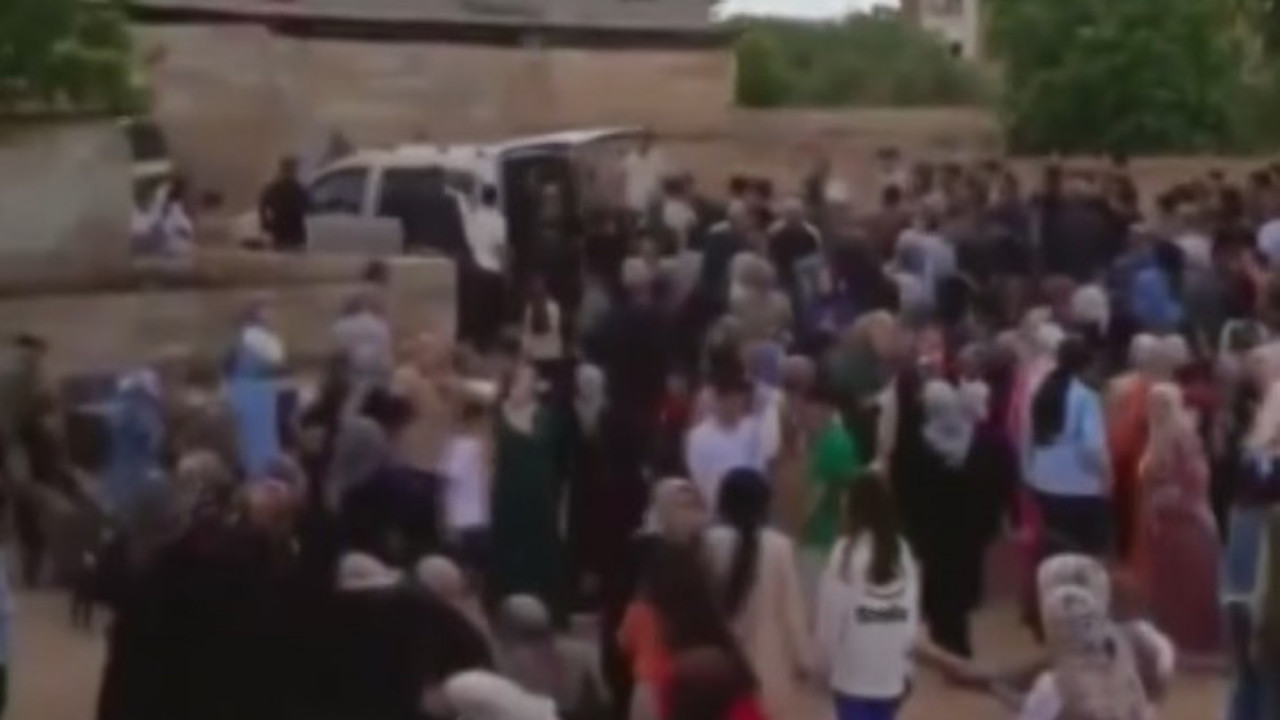 Düğün magandası kuzenini vurdu