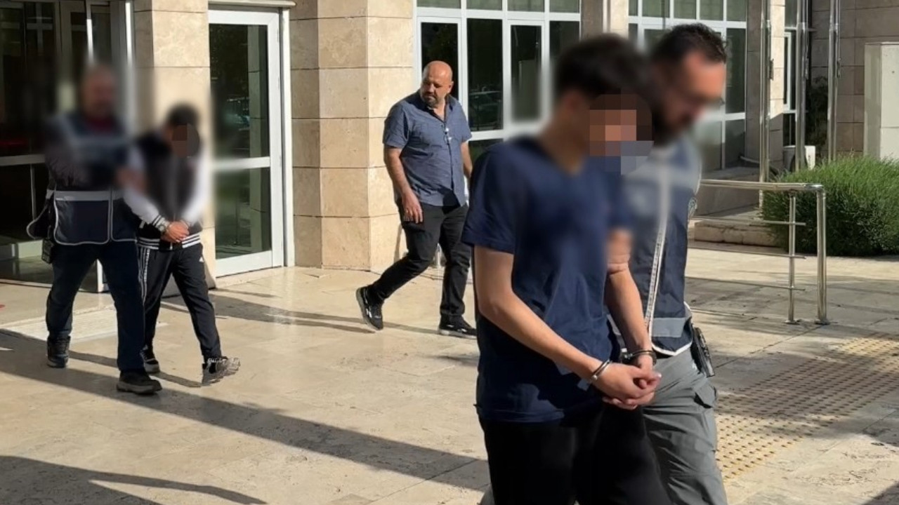 Aile kızlarının davranışından şüphelendi, İğrenç olay ortaya çıktı