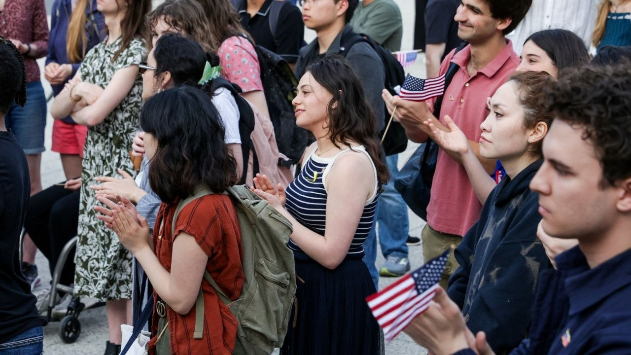 Avrupa Trump'tan kaçanlara kucak açıyor: 500 milyon euro'luk 'mıknatıs'