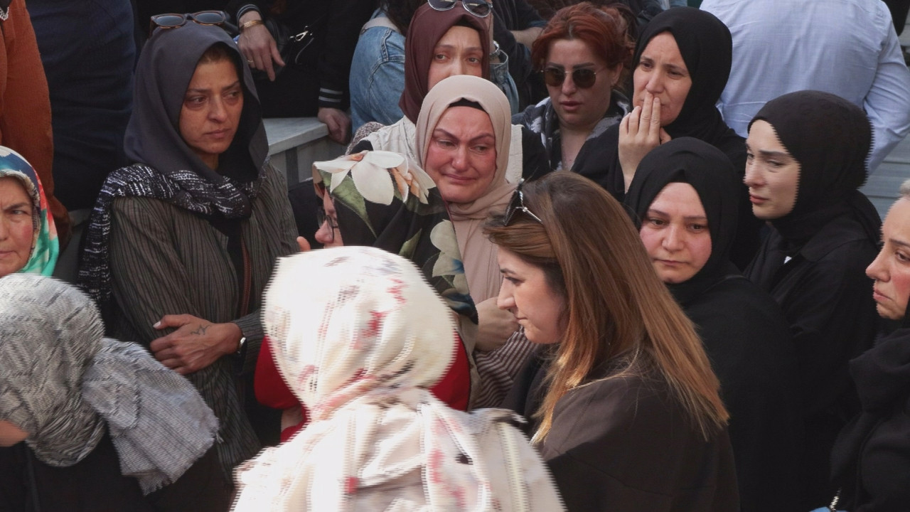 5 yaşındaki çocuk servisin altında kaldı