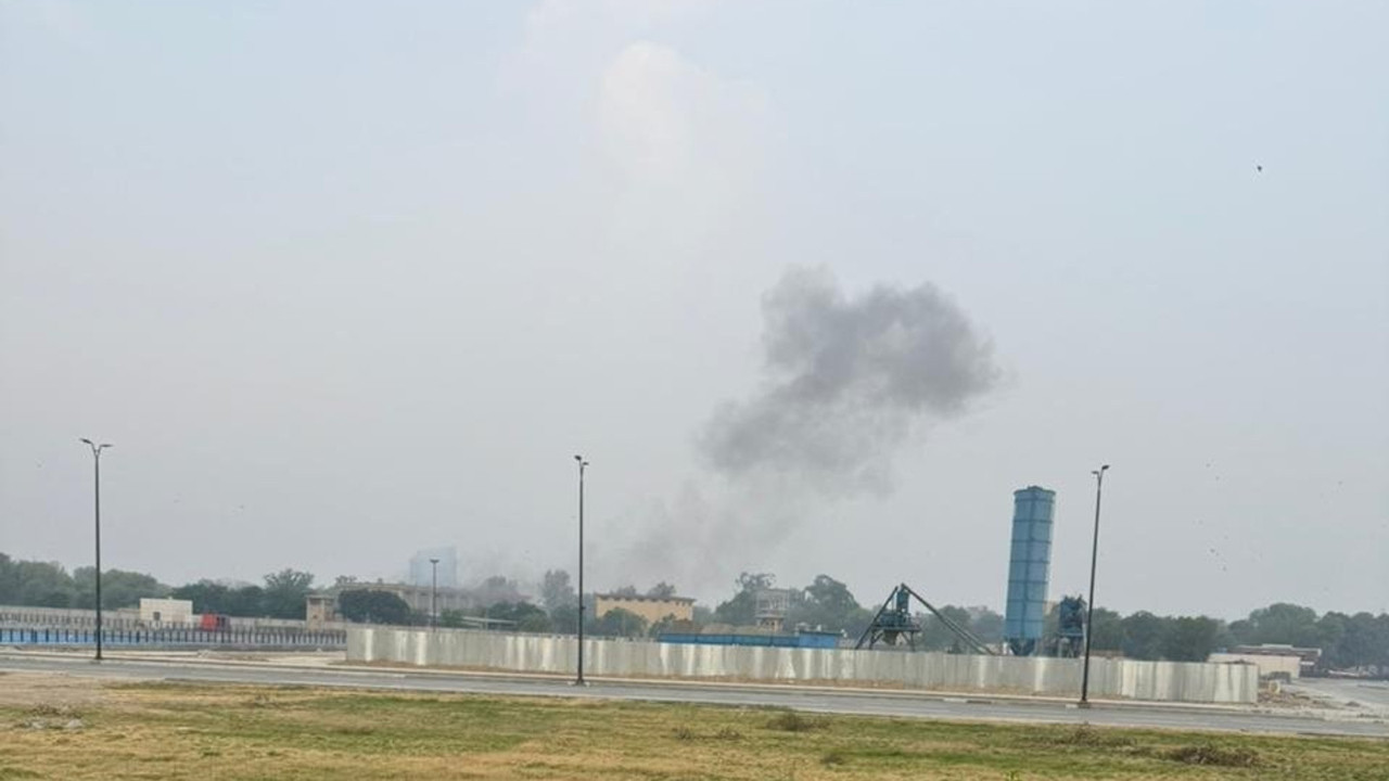 Hindistan'la savaşın eşiğine gelen Pakistan’da şiddetli patlamalar