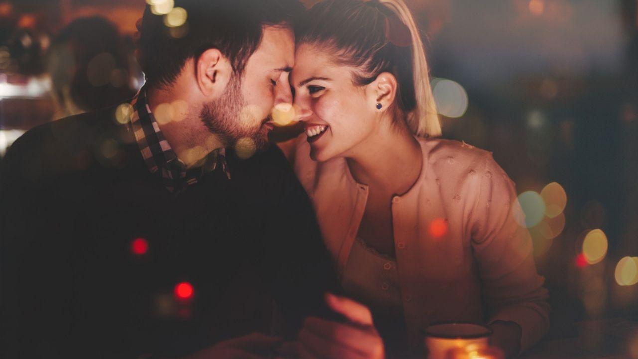 Araştırma: Flörtünüzün yüzünüzde baktığı yer sizi çekici bulup bulmadığını gösteriyor