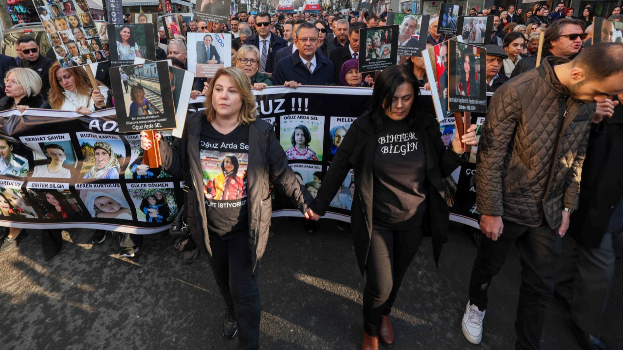 Mısra Öz'ün yargılandığı dava ertelendi