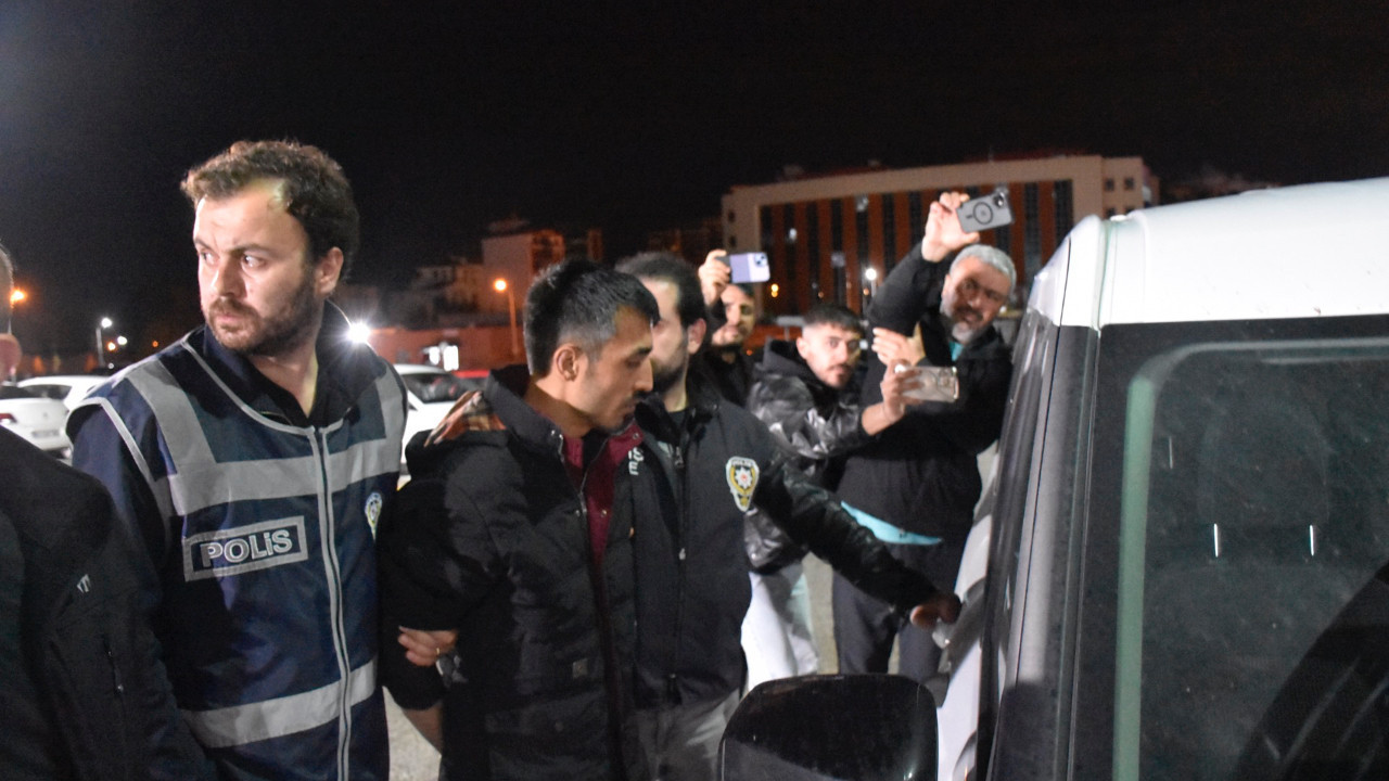 Sivas'ta 2 kardeşi katlettikten sonra otostopla Ankara'ya gitmiş