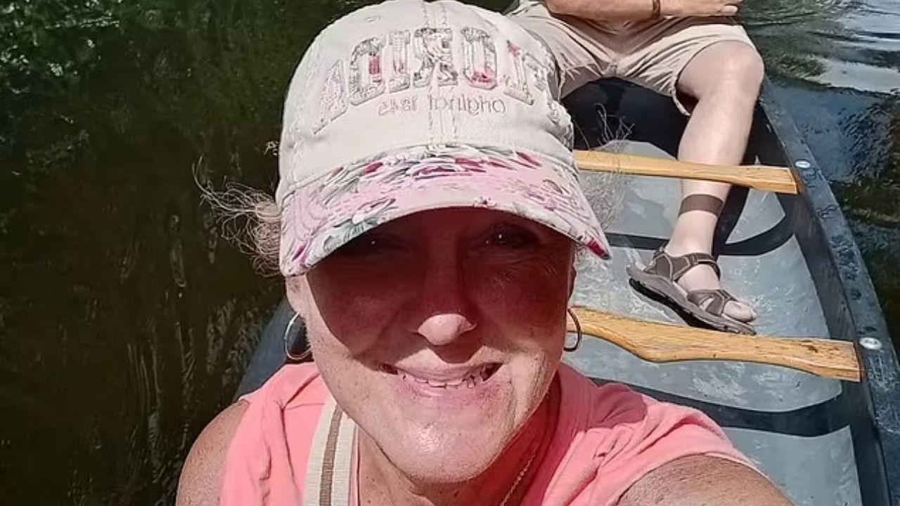 Timsah, kocasının gözleri önünde yedi