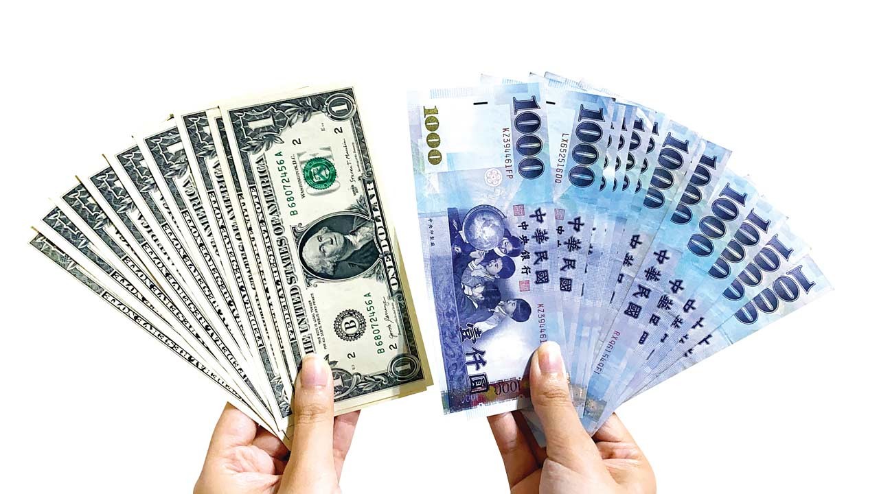 Amerikan değil Tayvan doları uçtu