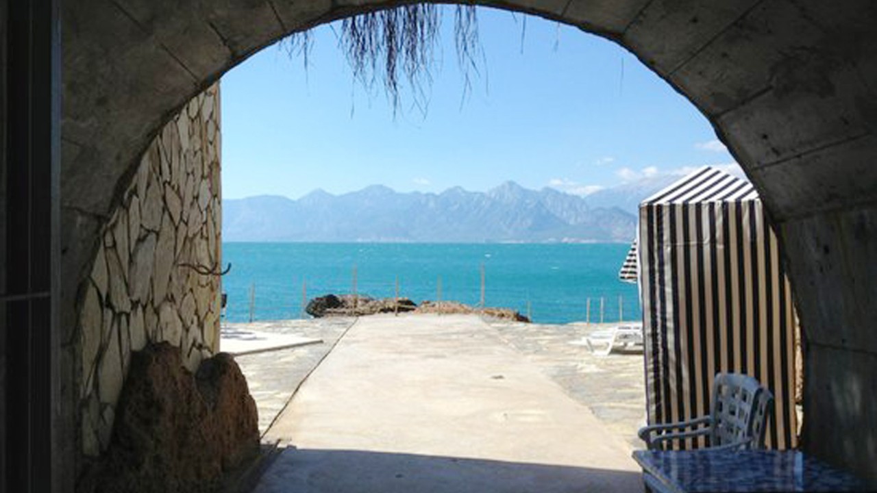 Antalya'da iki otelden doğa katliamı