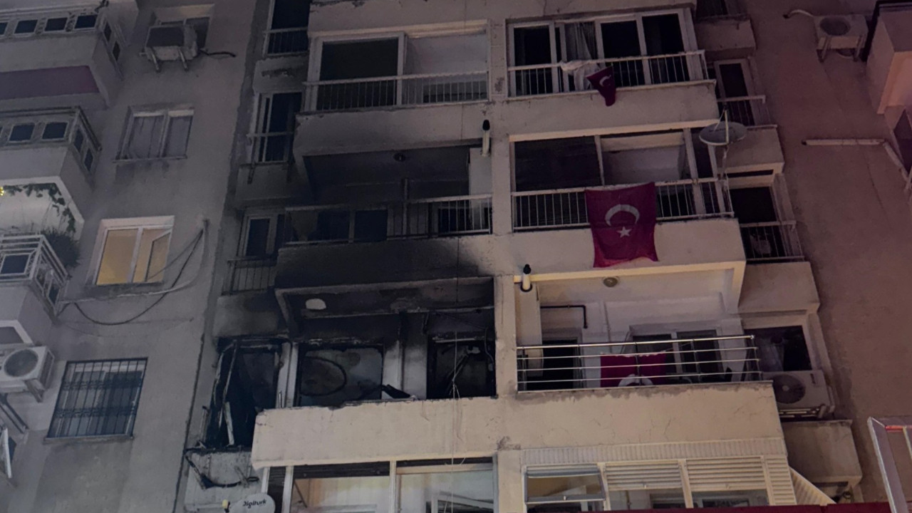 İzmir'de apartmanda patlama: Yaralılar var