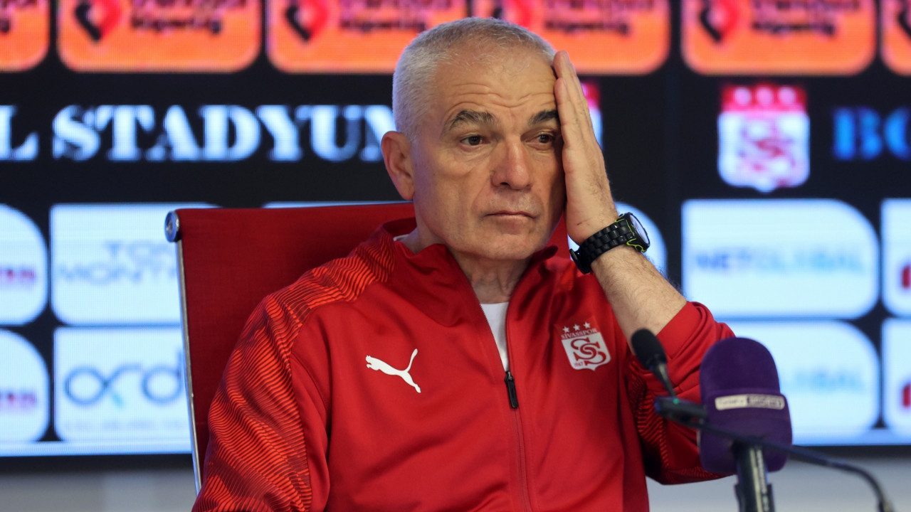 Rıza Çalımbay Rey Manaj'ı hedef aldı: 'Niye oyunda tutayım?'