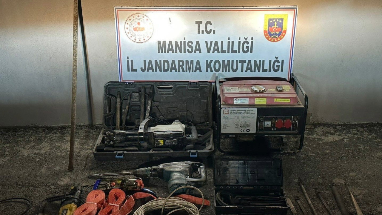 Manisa'da kaçak kazıya suçüstü