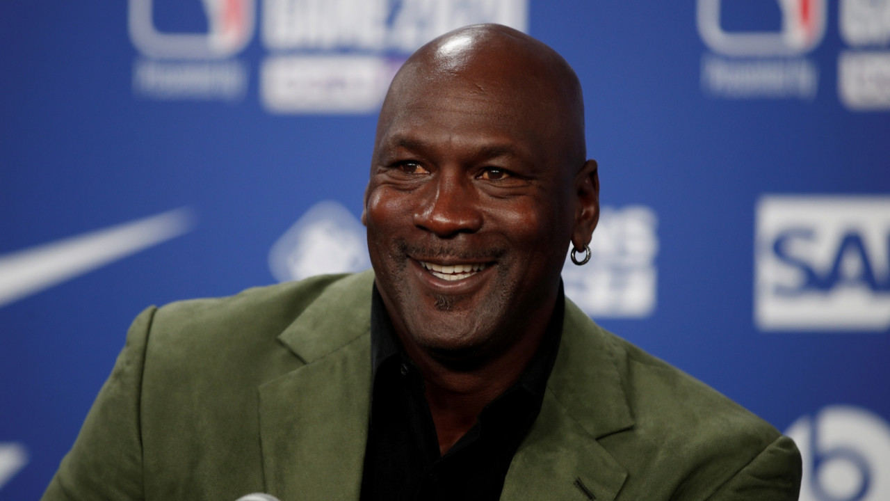 Michael Jordan NBA dünyasına geri döndü