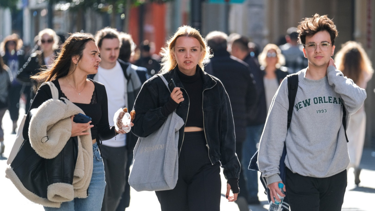 Genç nüfus oranı 85 yılın dibinde