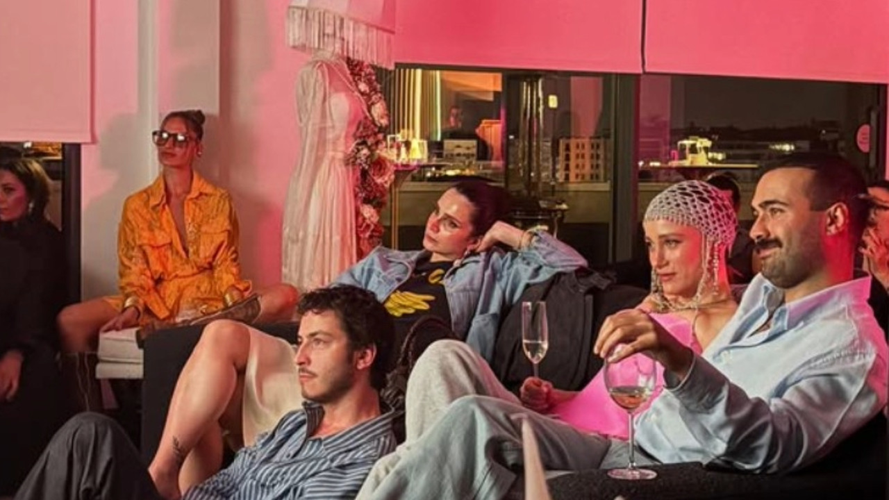 Serenay Sarıkaya ve Mert Demir'den yeni kare! Birlikte izlediler