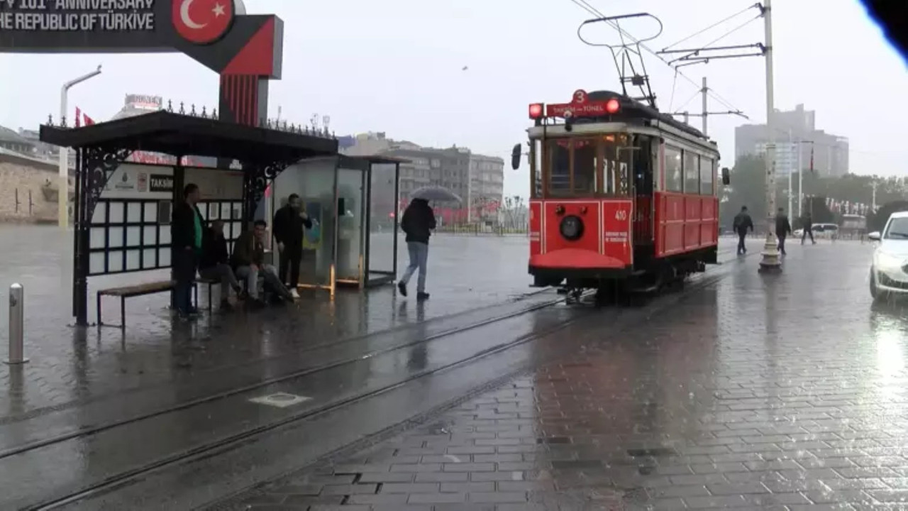AKOM uyarmıştı: İstanbul'da beklenen yağış başladı