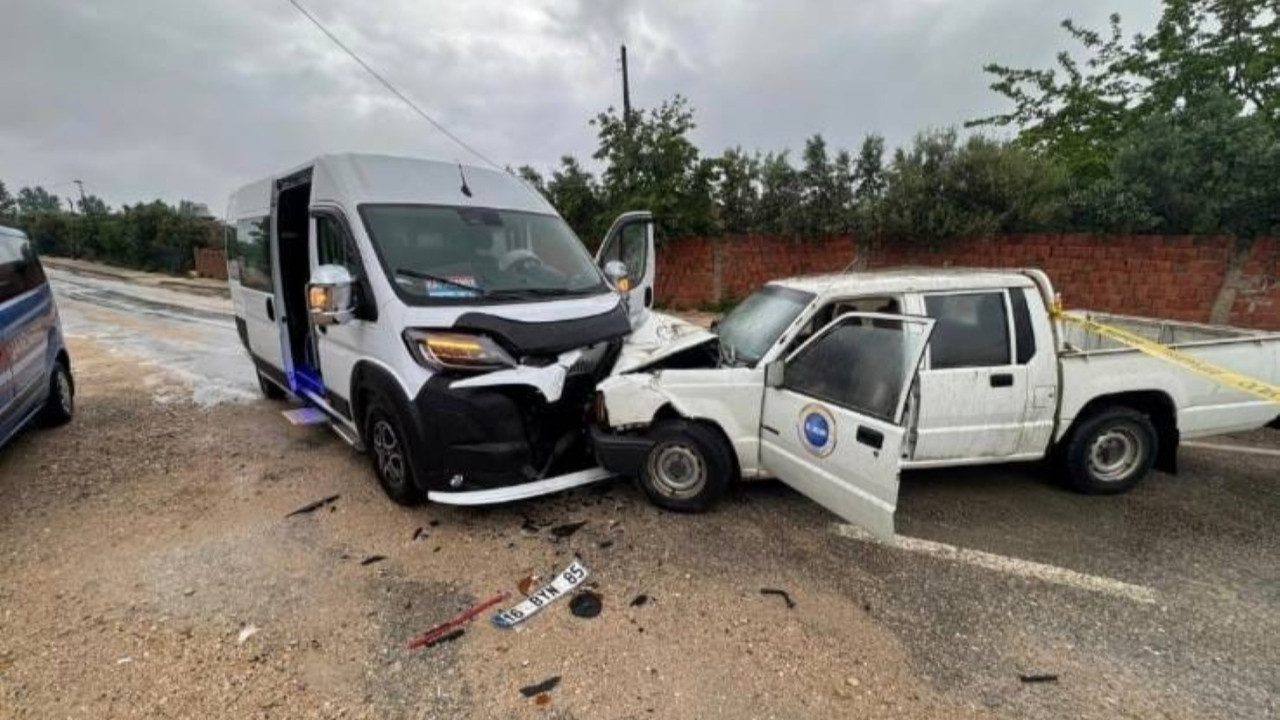 Bursa'da feci kaza: 1 ölü 2 yaralı