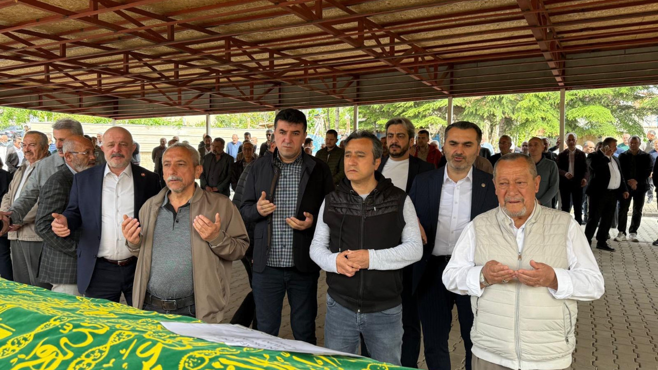 Cesedi çöp poşetinde bulunmuştu: Toprağa verildi