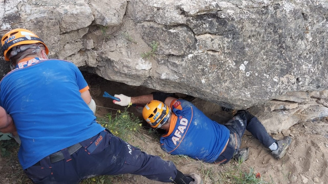 Kaçak kazı yaparken öldü