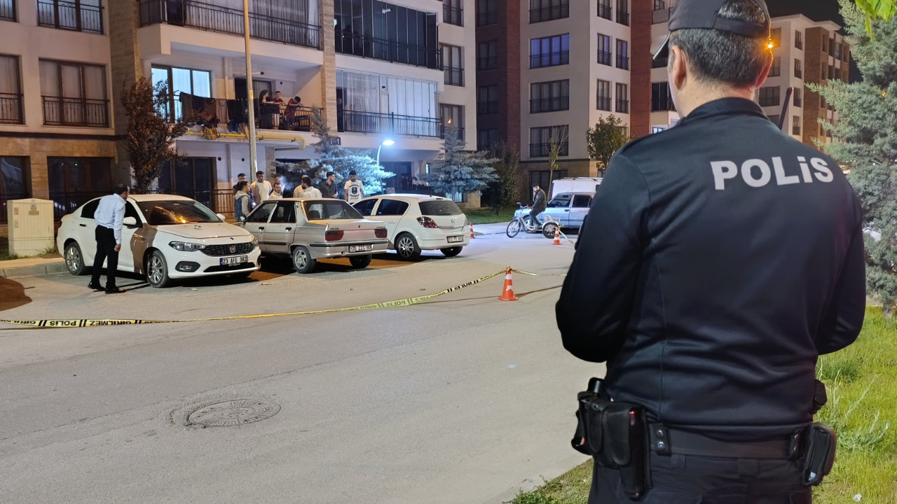 Muhtarın 10 günü: Silahlı saldırıya uğradı, arabası kurşunlandı