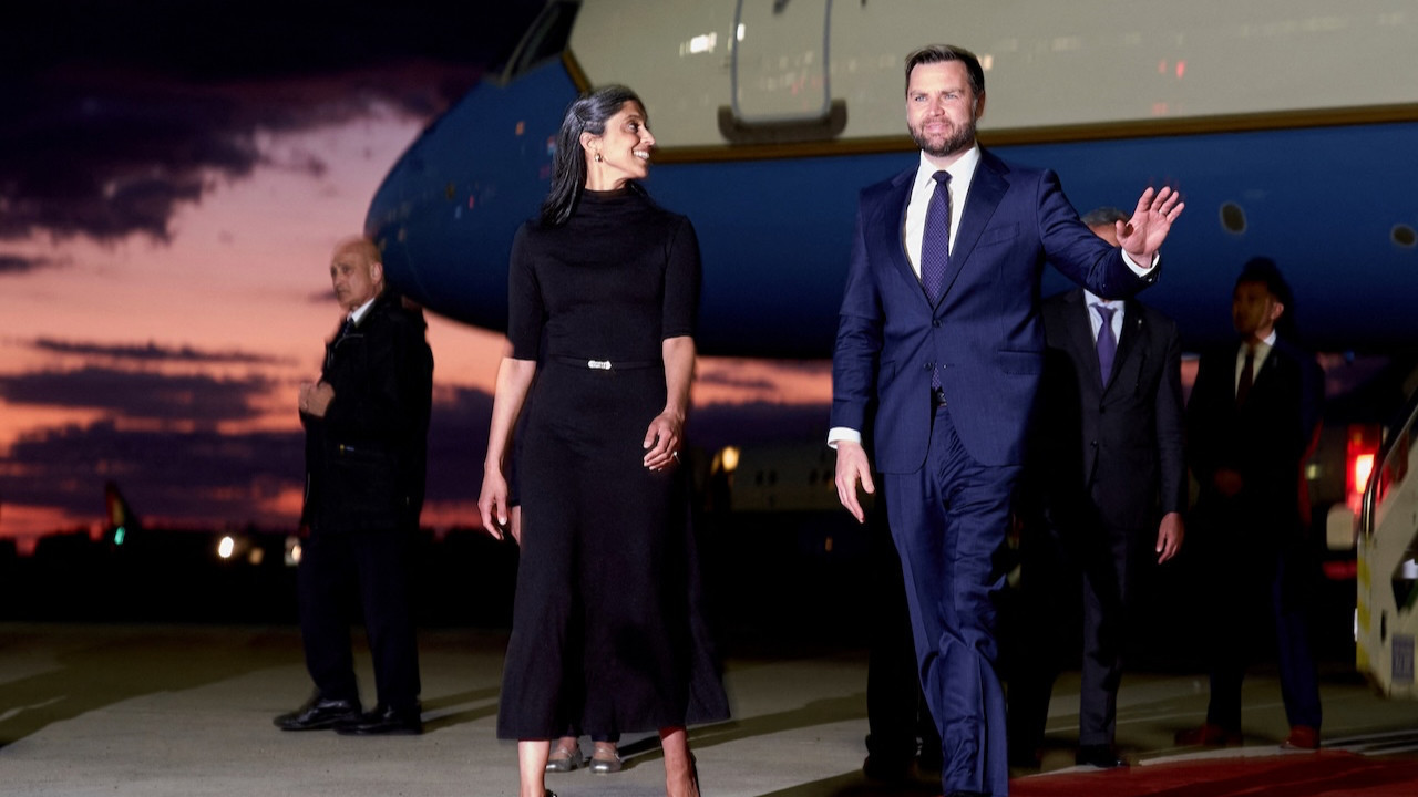 Trump'ın yardımcısı da İsrail'i pas geçiyor