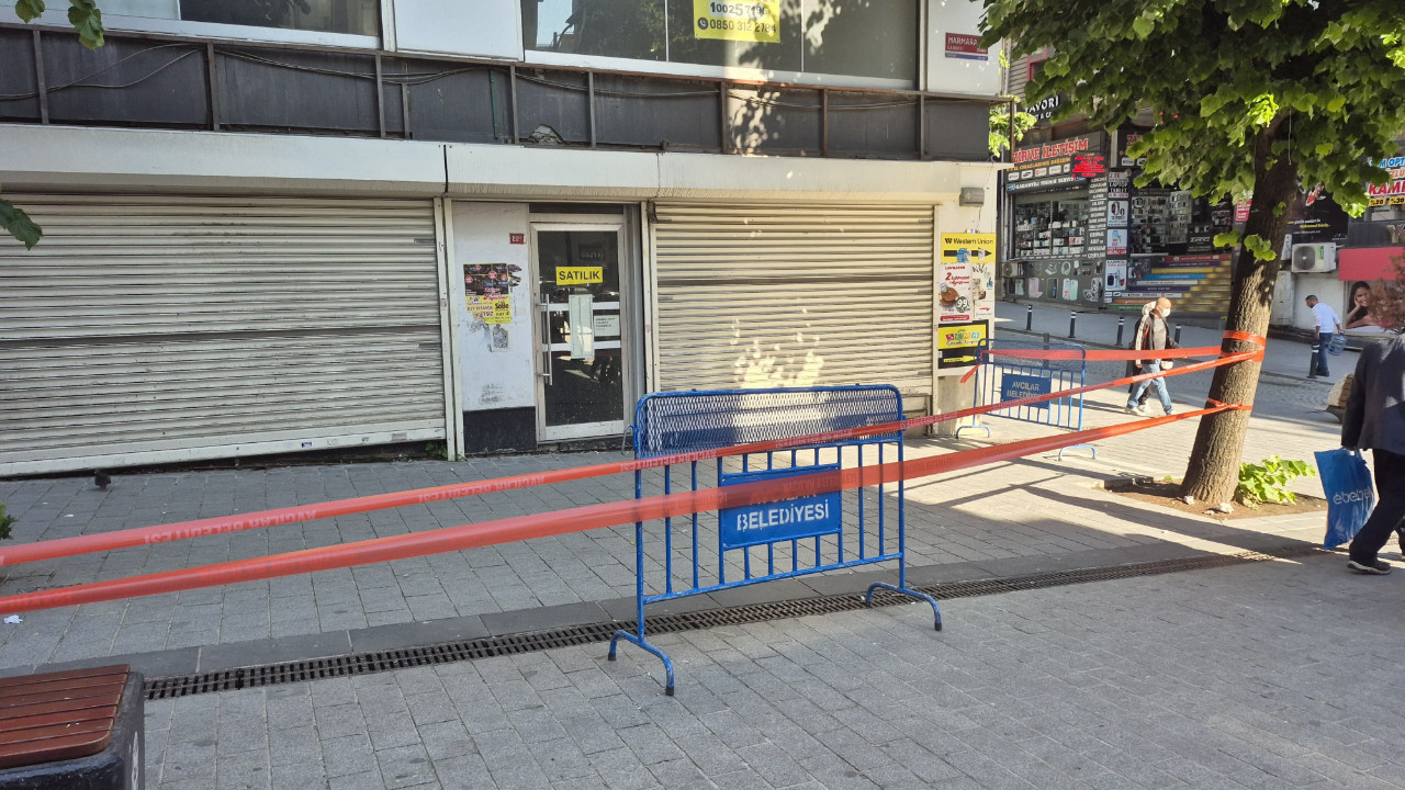 Yolda yürürken başına beton parçaları düştü