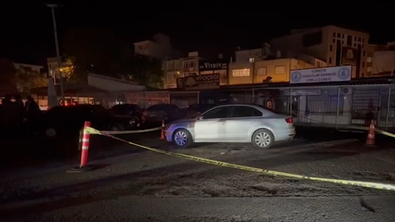 Yere düştü, üzerinden otomobil geçti