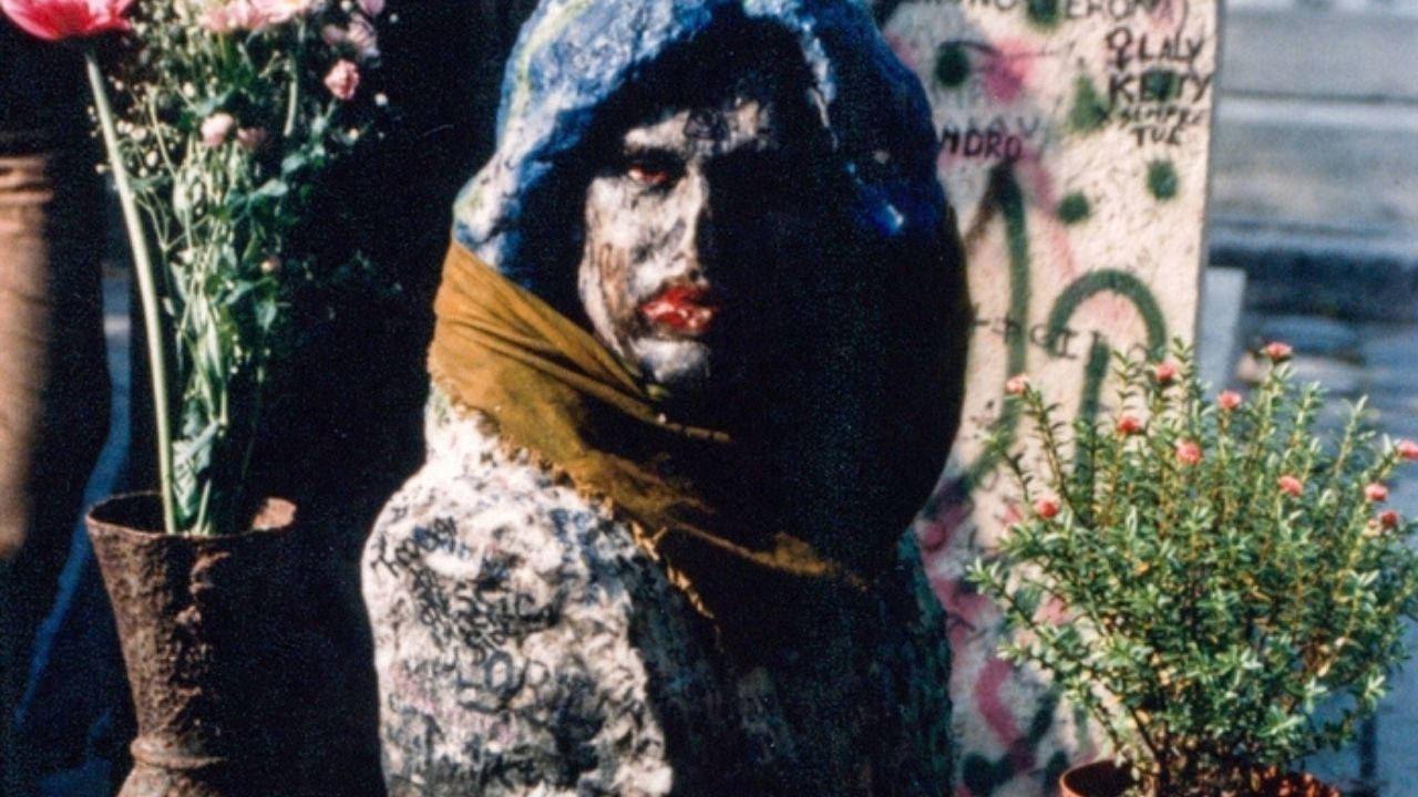 37 yıldır kayıptı: Efsane şarkıcının mezar büstü bulundu